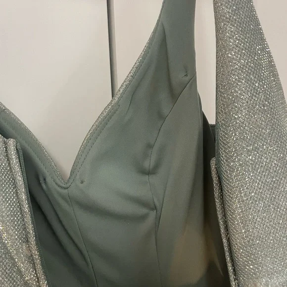 Size 2-4 B. SMART homecoming/formal dress - Picture 10 of 10